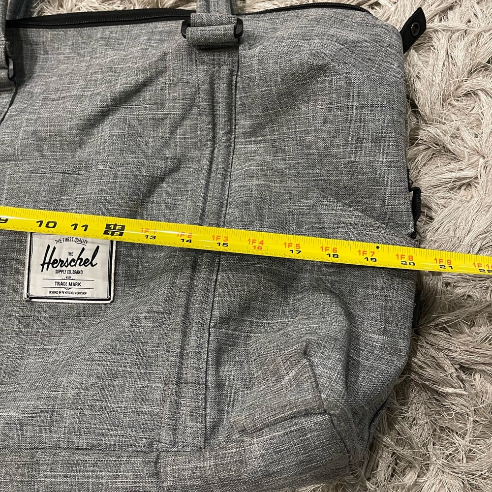 Herschel Supply Company Travel Gray Tote Bag - Picture 11 of 12